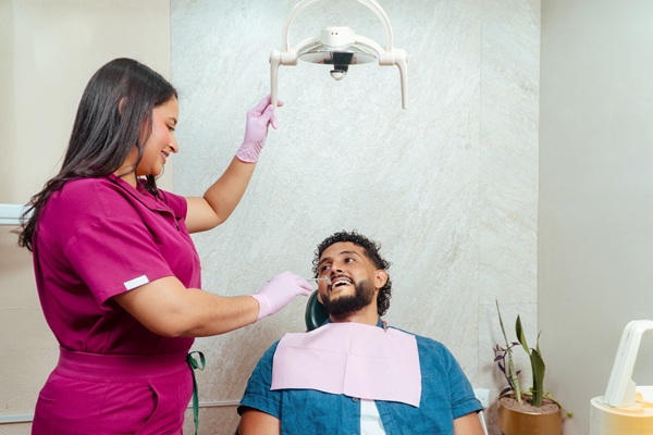 What A Cosmetic Dentist Wishes People Understood About Teeth Whitening